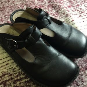 Algeria black clog 41 -  great cond.